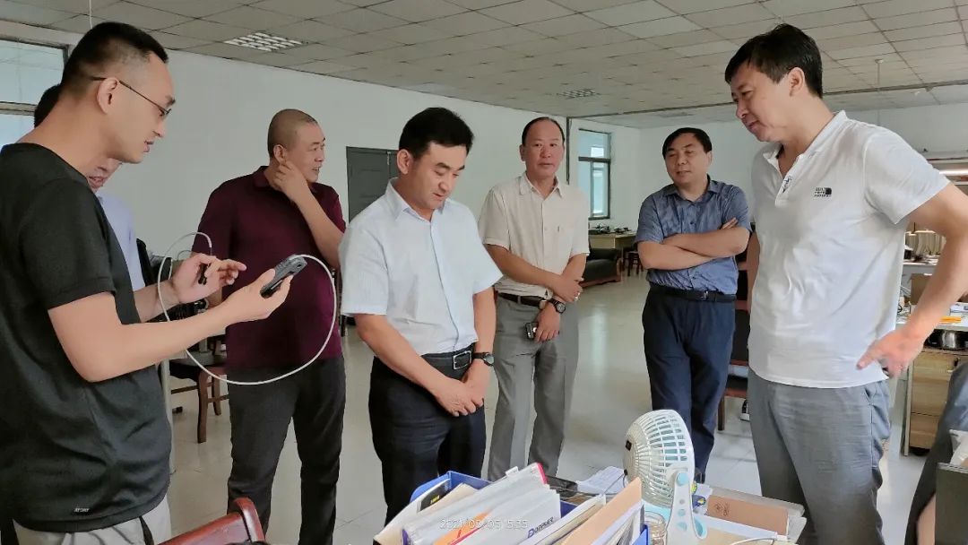 國(guó)家（濟(jì)寧）高新技術(shù)產(chǎn)業(yè)開(kāi)發(fā)區(qū)創(chuàng)新創(chuàng)業(yè)服務(wù)中心領(lǐng)導(dǎo)一行蒞臨科電公司調(diào)研考察